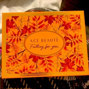 Ace beaute falling for you pallet